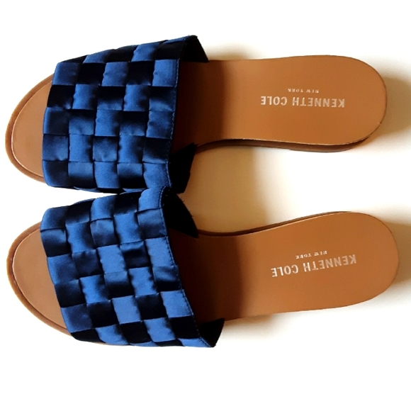 KENNETH COLE SATIN SLIDE NWOT - Picture 3 of 4